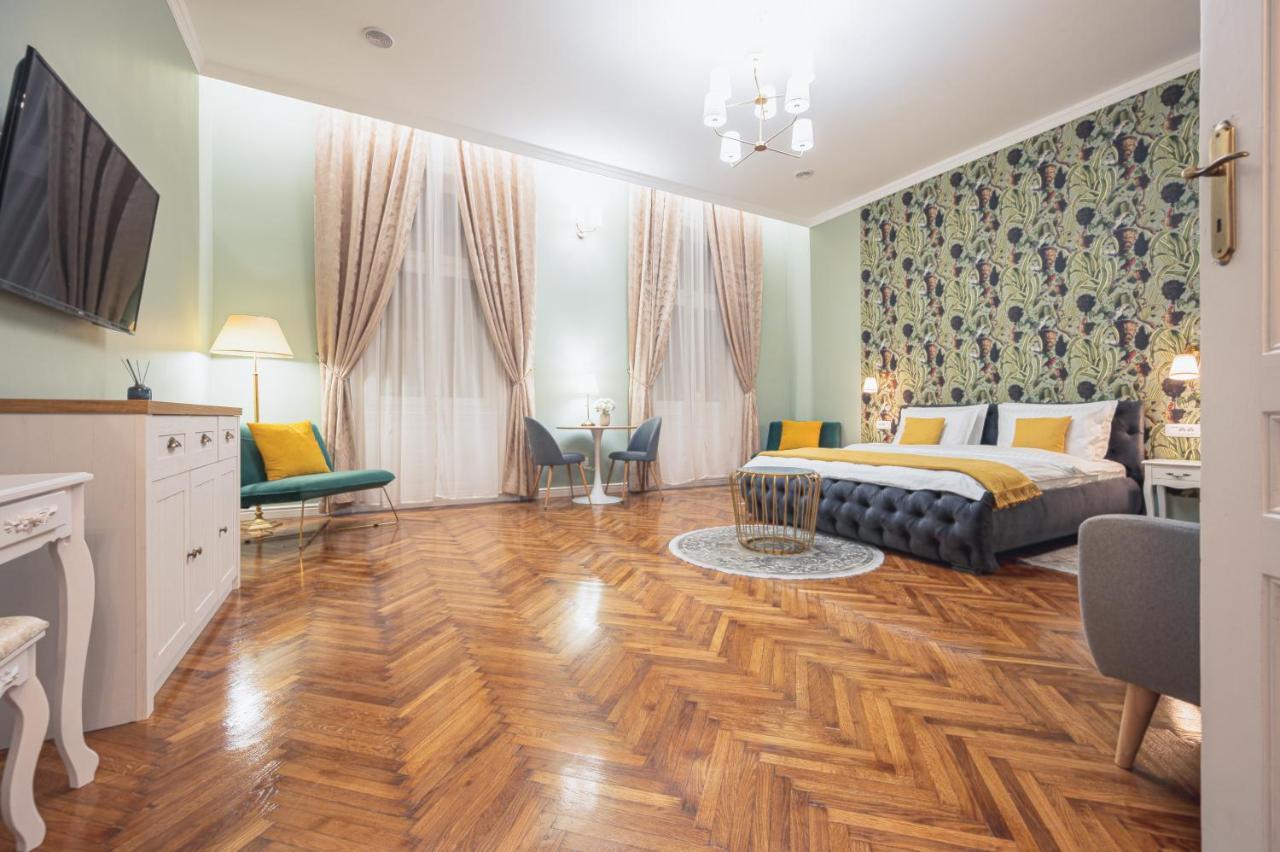 Central Park Apartments Орадя Экстерьер фото