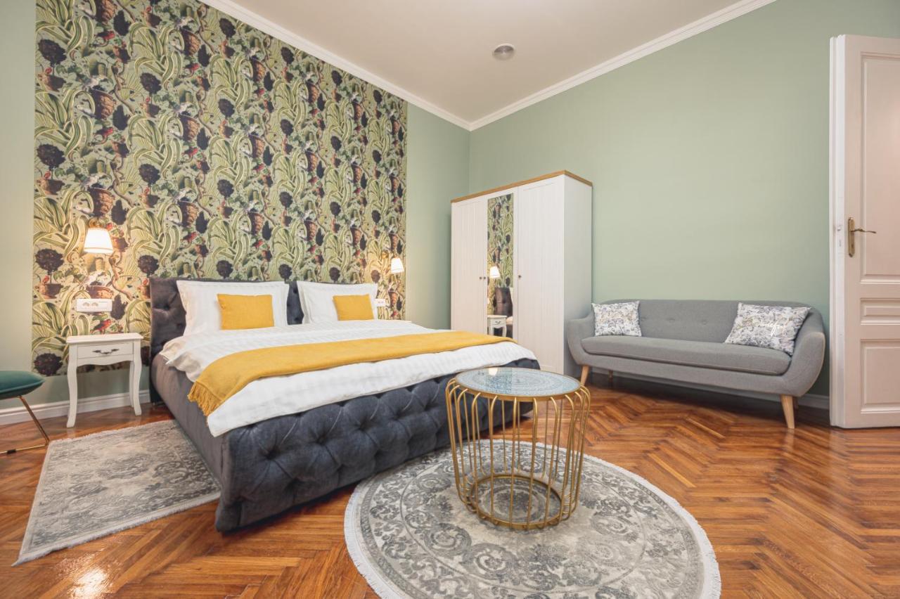 Central Park Apartments Орадя Экстерьер фото